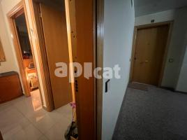 Piso, 85.00 m², cerca de bus y tren