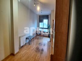 Piso, 78.00 m², cerca de bus y tren