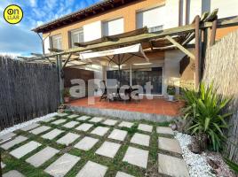 Casa (unifamiliar aislada), 217.00 m², cerca de bus y tren