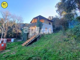 Houses (detached house), 256.00 m², near bus and train, almost new