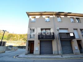  (unifamiliar adossada), 156.00 m², près de bus et de train, Calle del Puigmal, 18