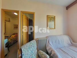 Piso, 93.00 m², cerca de bus y tren, Calle del Nord