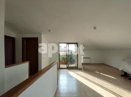 Attic, 164.00 m², near bus and train