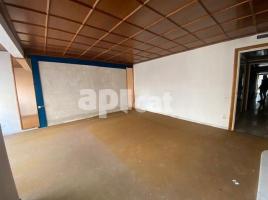 Pis, 130.00 m², prop de bus i tren