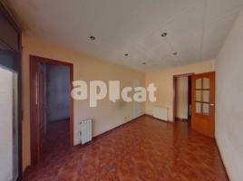 Piso, 81.00 m², cerca de bus y tren