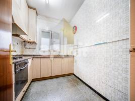 Piso, 98.00 m², cerca de bus y tren