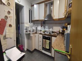 Piso, 57.00 m², cerca de bus y tren