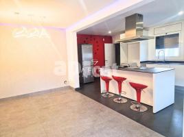 Casa (xalet / torre), 444 m², Zona