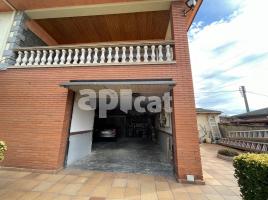  (xalet / torre), 324.00 m², près de bus et de train, Calle Gerani, 4