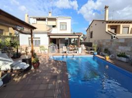 Casa (chalet / torre), 270.00 m²