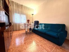 Piso, 48.00 m², cerca de bus y tren