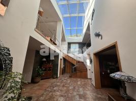 Houses (villa / tower), 450.00 m², almost new, Calle Calle de Sant Fruitós