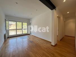 Flat, 82.00 m², near bus and train