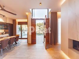  (unifamiliar adossada), 572 m², جديد تقريبا, Zona