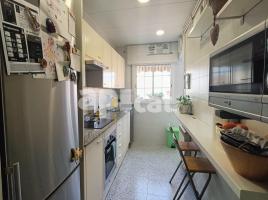 Àtic, 102.00 m², prop de bus i tren