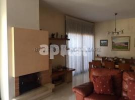 Casa (unifamiliar adossada), 424.00 m², prop de bus i tren