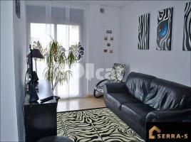 Flat, 88.00 m², near bus and train