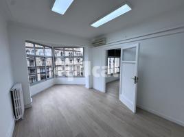Mieten , 63.00 m², in der Nähe von Bus und Bahn, Ronda de la Universitat, 7