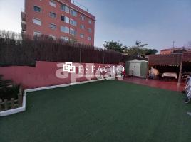 Piso, 111.00 m², cerca de bus y tren