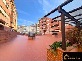 Piso, 102.00 m², cerca de bus y tren