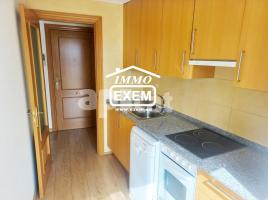 Apartament, 65.00 m², near bus and train, almost new