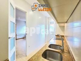 Pis, 141.00 m², prop de bus i tren, seminou, Calle Rosellò, 4