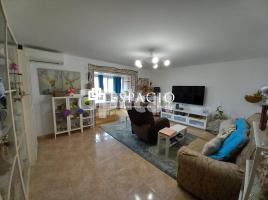 Piso, 90.00 m², cerca de bus y tren