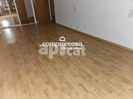 Piso, 105.00 m², cerca de bus y tren