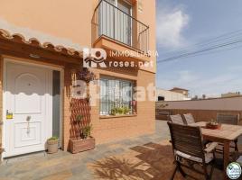 Houses (terraced house), 176 m², almost new, Zona