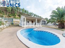  (unifamiliar aïllada), 176.00 m², fast neu, Calle Castell Dosrius