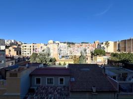 Pis, 119.00 m², حافلة قرب والقطار, Calle de les Santjoanistes