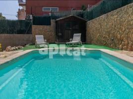 Houses (villa / tower), 150.00 m², almost new, Calle CARRER COLLSEROLA