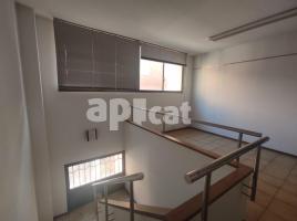 Louer , 398.00 m², CENTRE VILA