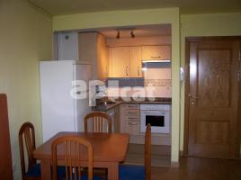 в аренду в квартира, 37.00 m², pядом автобусный и железнодорожный, Calle de l'Anselm Clavé