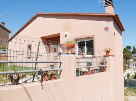 Houses (villa / tower), 130.00 m², near bus and train, Calle GERANI