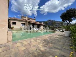 Houses (detached house), 306.00 m², near bus and train, almost new