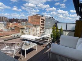 Àtic, 64.00 m², prop de bus i tren
