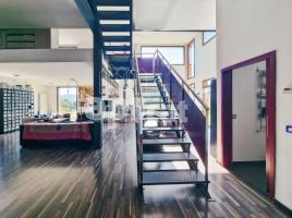  (unifamiliar adossada), 241 m², جديد تقريبا, Zona