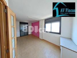 Piso, 87.00 m², cerca de bus y tren, seminuevo