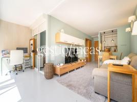 Pis, 52.00 m², près de bus et de train