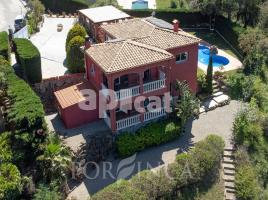 Houses (detached house), 230.00 m², near bus and train, almost new