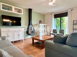 Houses (terraced house), 281 m², almost new, Zona