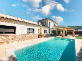 Houses (villa / tower), 468 m²