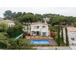  (unifamiliar aïllada), 481 m²