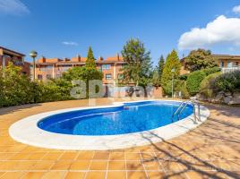 Houses (terraced house), 273 m², almost new, Calle Mont Blanc