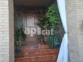 Casa (chalet / torre), 600 m², seminuevo