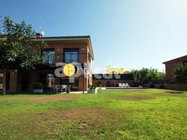  (unifamiliar aïllada), 357 m², جديد تقريبا