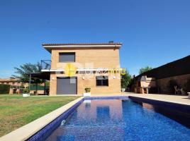  (unifamiliar aïllada), 357 m², جديد تقريبا