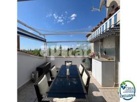 Apartamento, 64.00 m², seminuevo, Calle Port Empordà, 1