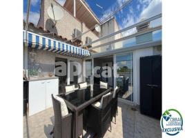 Apartamento, 64.00 m², seminuevo, Calle Port Empordà, 1